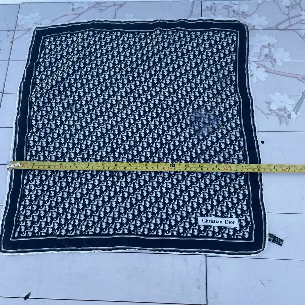 Dior Black and White Patterned Scarf - Picture 7 of 7